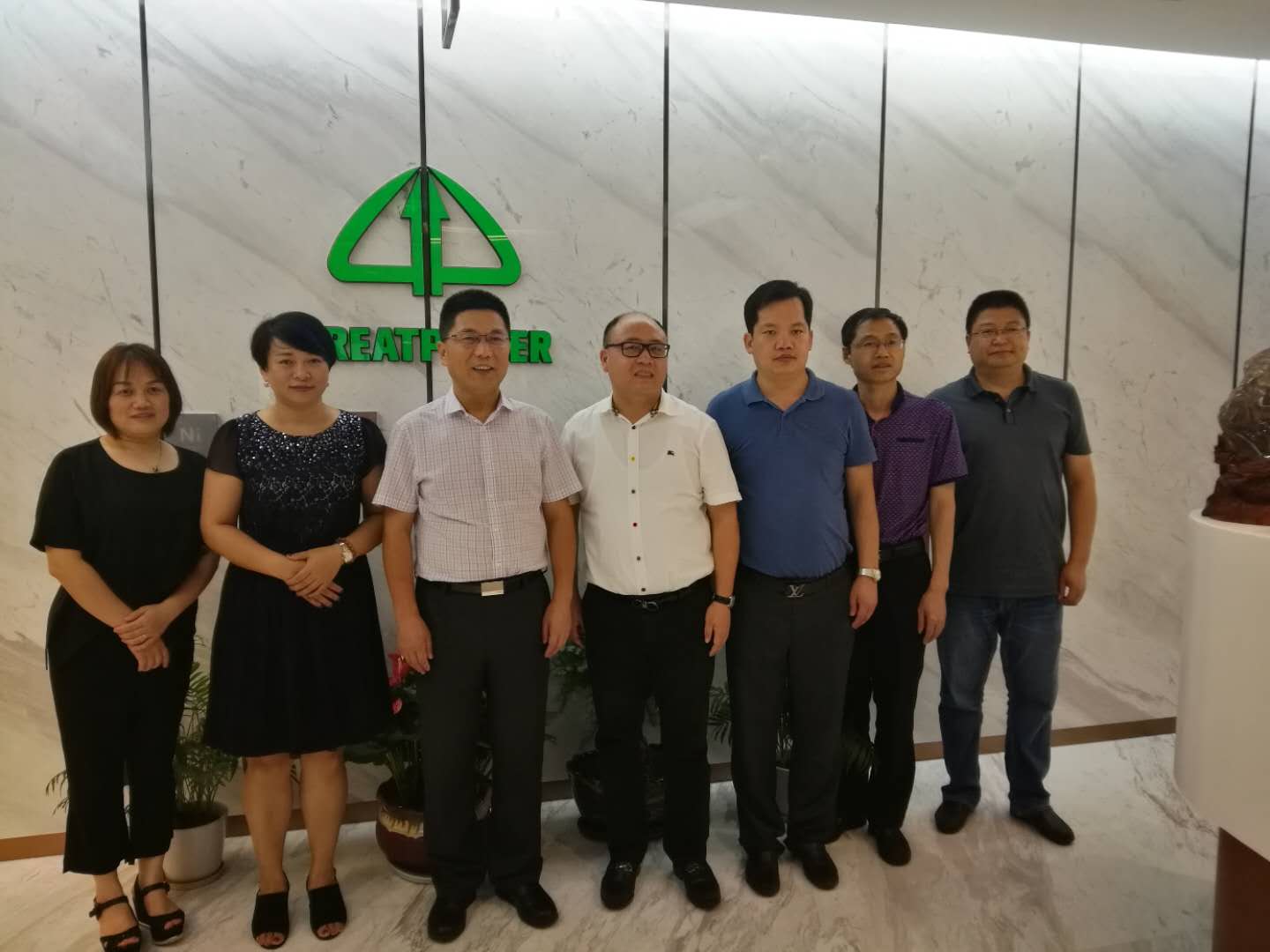 上虞區(qū)委常委一行考察格派上海總部