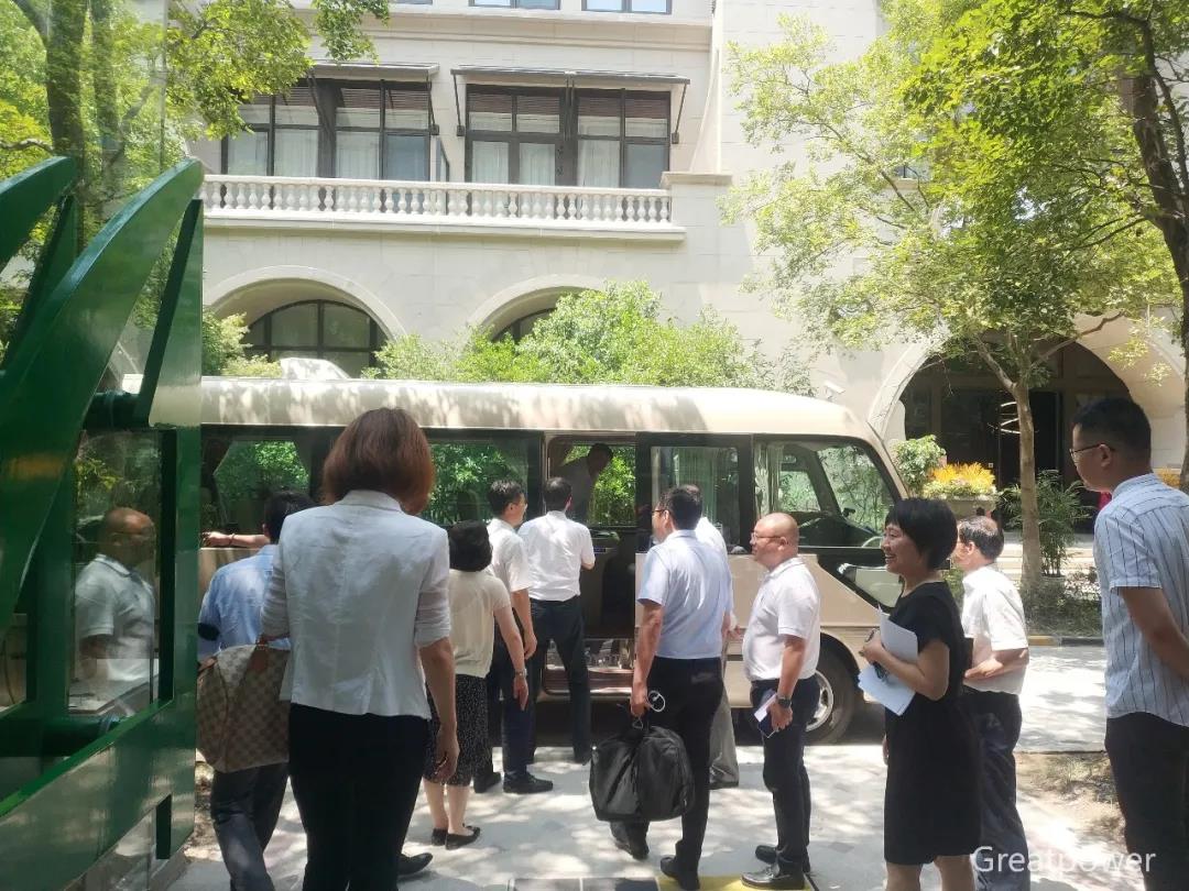 大連副市長方鐵林調(diào)研考察格派集團